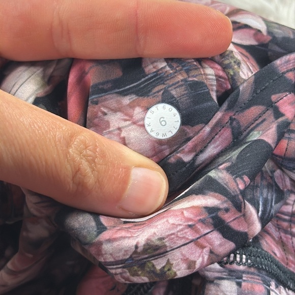 Lululemon Fast & Free Crop II Nulux 19" Peony Multi - Picture 6 of 6